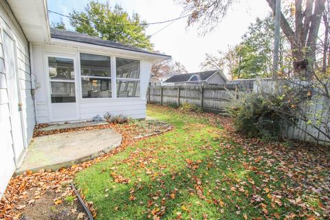 108 W Hoffman St, Three Rivers, MI 49093 photo 3
