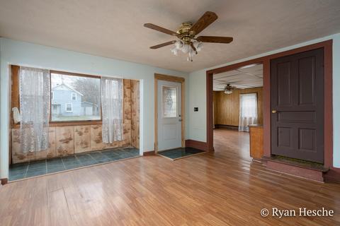 61 E Main St, Saranac, MI 48881 photo 4