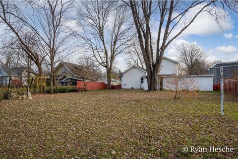 61 E Main St, Saranac, MI 48881 photo 3