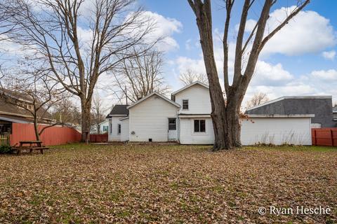 61 E Main St, Saranac, MI 48881 photo 2