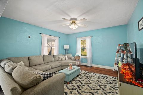 1223 Carson Ave, Jackson, MI 49203 photo 5