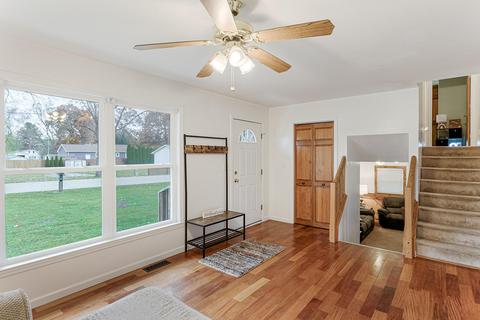 537 Bagg Ave, Jackson, MI 49203 photo 3