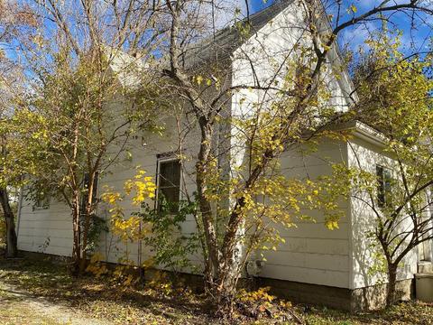 756 Randolph St, Jackson, MI 49203 photo 2