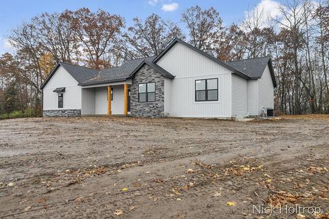 4154 Meyer Dr, Hamilton, MI 49419 photo 2