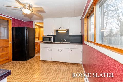 933 Pleasant St, Belding, MI 48809 photo 14
