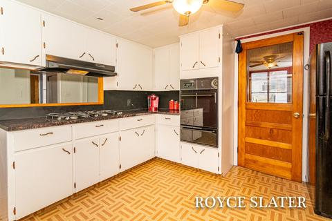 933 Pleasant St, Belding, MI 48809 photo 9