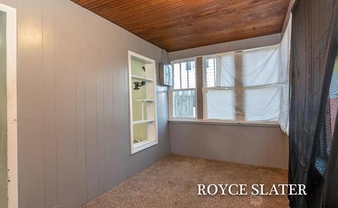 933 Pleasant St, Belding, MI 48809 photo 8