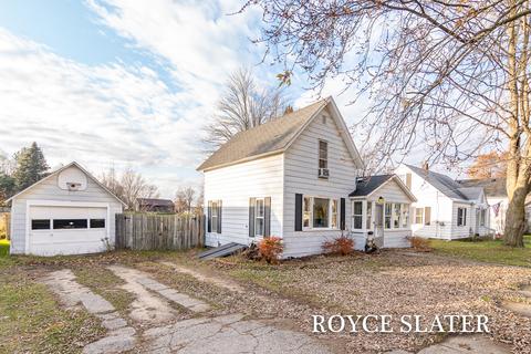 933 Pleasant St, Belding, MI 48809 photo 2