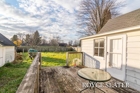 933 Pleasant St, Belding, MI 48809 photo 25