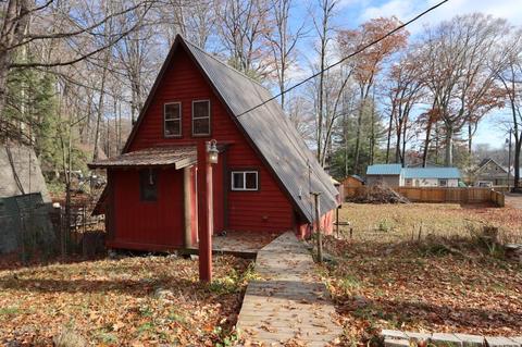 885 W Locust St, White Cloud, MI 49349 photo 2