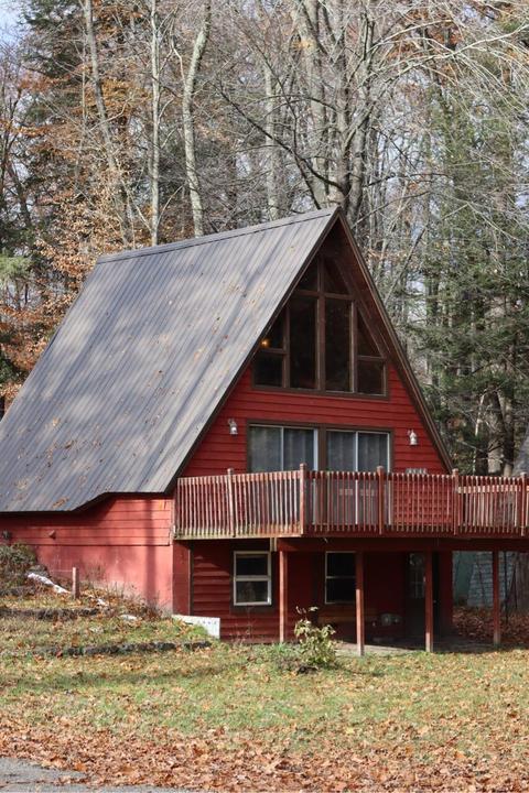 885 W Locust St, White Cloud, MI 49349 photo 1