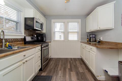 11 E Beech St, Three Oaks, MI 49128 photo 6