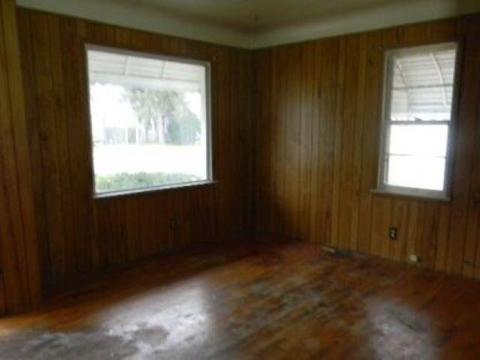 976 Johnson Ave, Flint, MI 48532 photo 6
