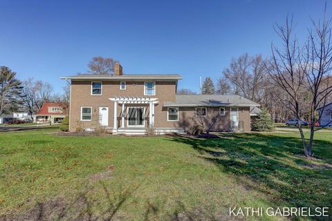 618 Fall St, Spring Lake, MI 49456 photo 3