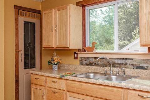 227 Edgewood Dr, Jackson, MI 49201 photo 9