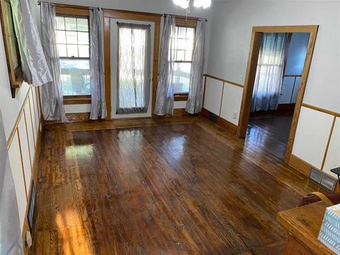 1227 Sheldon St, Jackson, MI 49203 photo 3