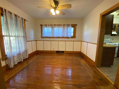 1227 Sheldon St, Jackson, MI 49203 photo 4