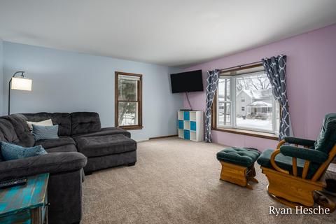 430 E Main St, Fremont, MI 49412 photo 8