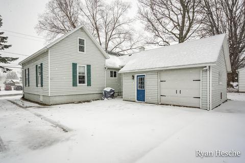 430 E Main St, Fremont, MI 49412 photo 3