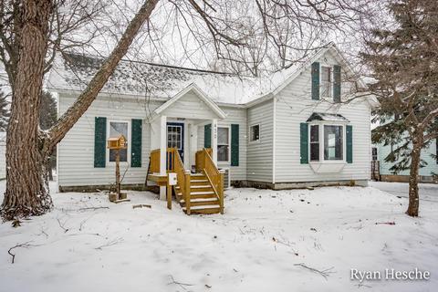 430 E Main St, Fremont, MI 49412 photo 4