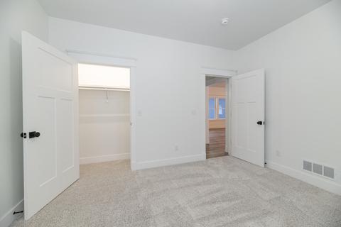 212 Golfview Dr, Plainwell, MI 49080 photo 18