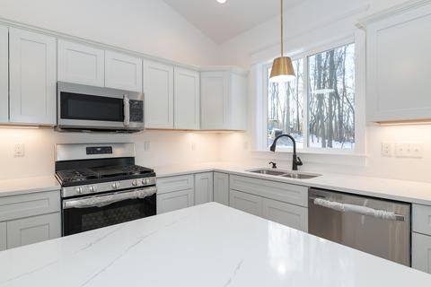 212 Golfview Dr, Plainwell, MI 49080 photo 13