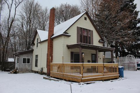 314 W Isabelle St, Belding, MI 48809 photo 2