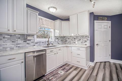 2083 Arbor Meadows Dr, Dewitt, MI 48820 photo 5