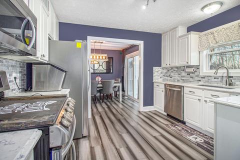 2083 Arbor Meadows Dr, Dewitt, MI 48820 photo 3