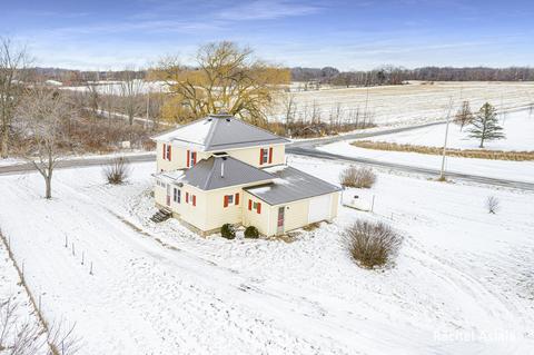 2450 W 80th St, Newaygo, MI 49337 photo 9