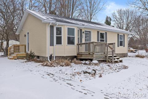 602 Crooks St, Belding, MI 48809 photo 3