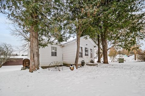 208 E Cherry St, Leroy, MI 49655 photo 1