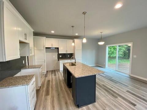 227 Oak St, Marshall, MI 49068 photo 2