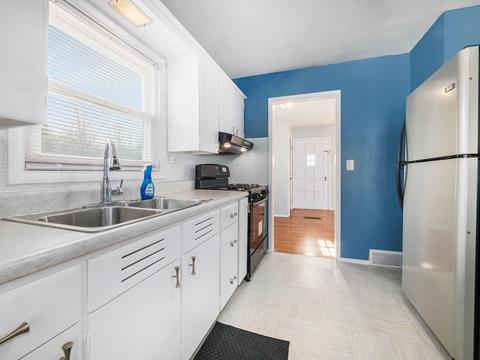 406 Colfax St, Jackson, MI 49203 photo 5
