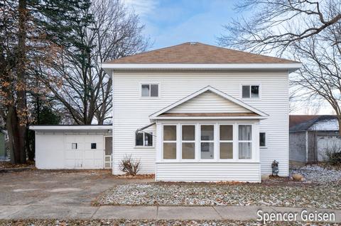 515 Alderman St, Belding, MI 48809 photo 2