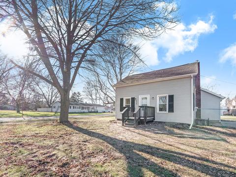 136 John St, Parma, MI 49269 photo 1