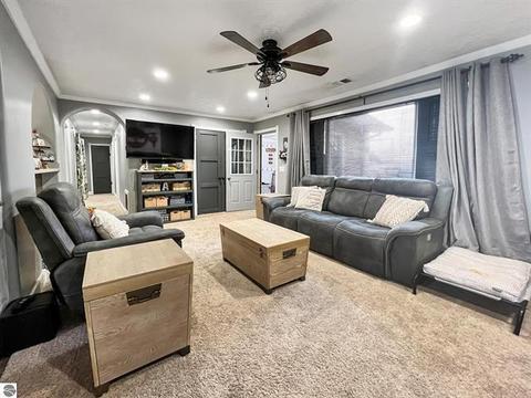 9185 S Old State Ave, Farwell, MI 48622 photo 4