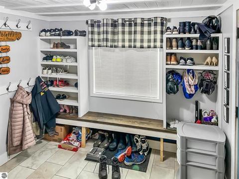 9185 S Old State Ave, Farwell, MI 48622 photo 2