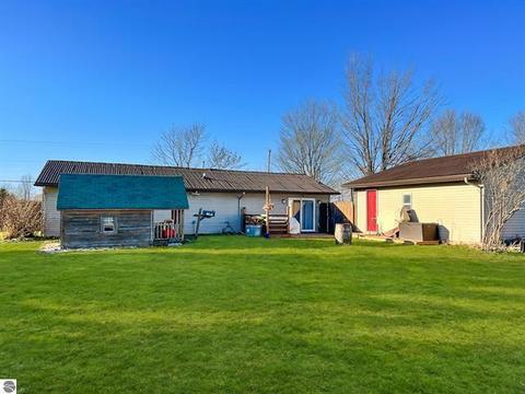 9185 S Old State Ave, Farwell, MI 48622 photo 25