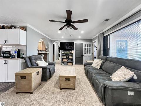 9185 S Old State Ave, Farwell, MI 48622 photo 3