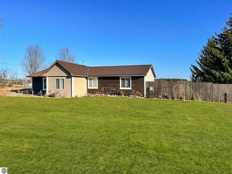 9185 S Old State Ave, Farwell, MI 48622 photo 30