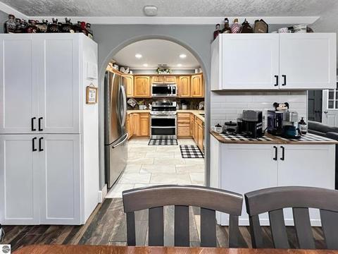 9185 S Old State Ave, Farwell, MI 48622 photo 10