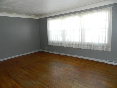 716 Swartz St, Three Rivers, MI 49093 photo 5