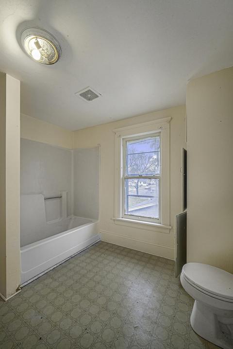 230 Griswold St, Jackson, MI 49203 photo 9