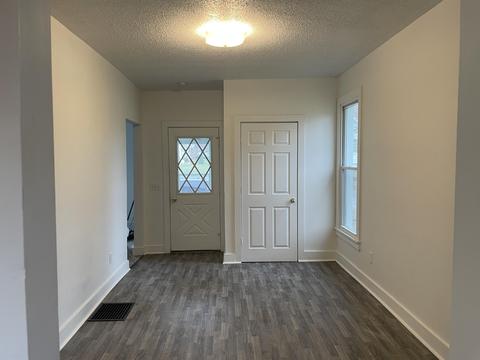 708 Irving St, Jackson, MI 49202 photo 9