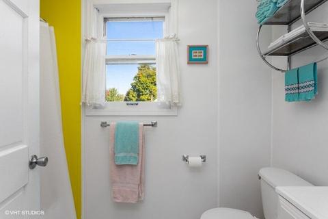 203 E Sycamore St, Three Oaks, MI 49128 photo 12
