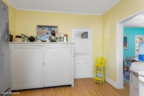203 E Sycamore St, Three Oaks, MI 49128 photo 10