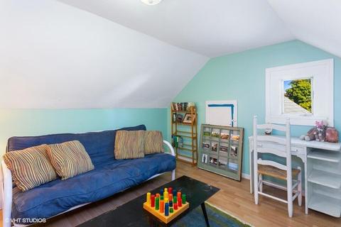 203 E Sycamore St, Three Oaks, MI 49128 photo 14