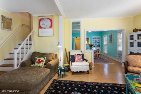 203 E Sycamore St, Three Oaks, MI 49128 photo 5