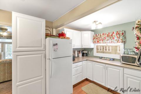 844 W Locust St, White Cloud, MI 49349 photo 6